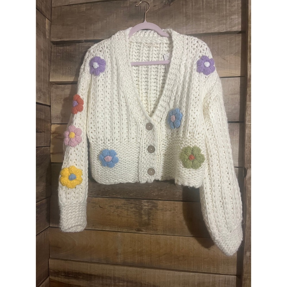 ILLA ILLA Cream Chunky Knit Cropped nwt Floral Applique Button Down Size S M
